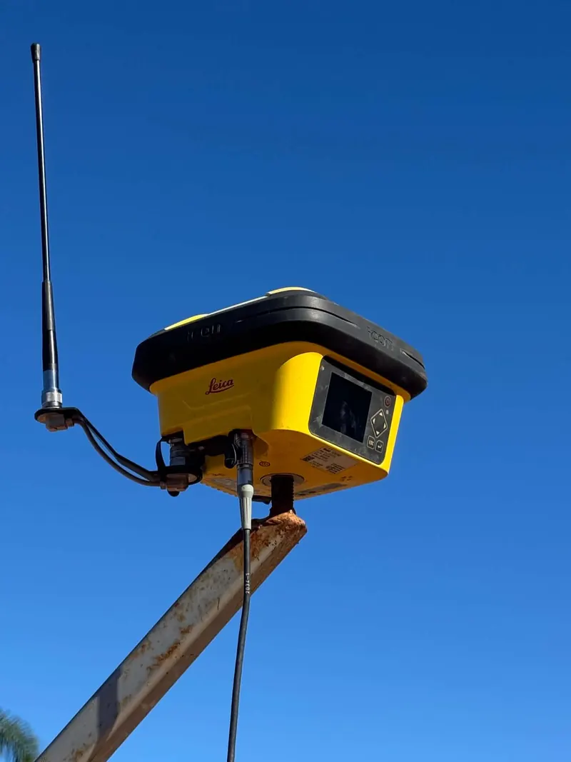 Leica satellite positioning rover used for machine control and set-out